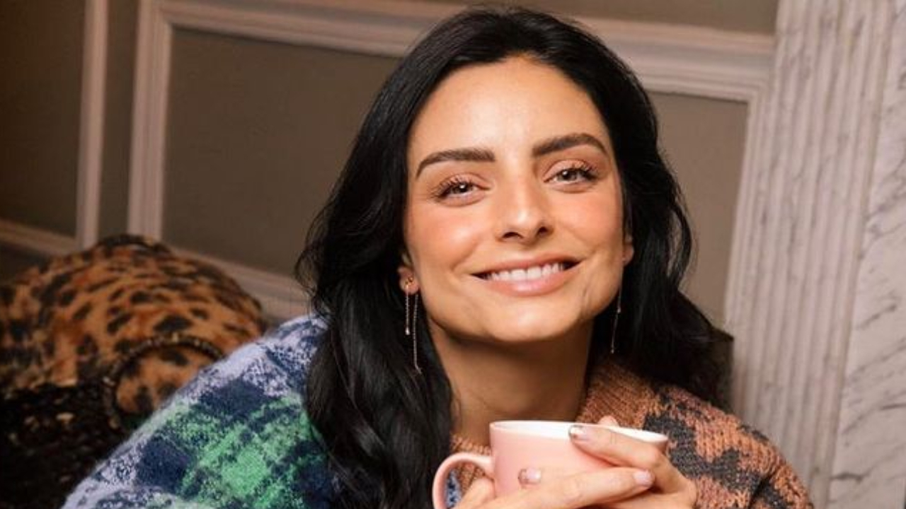 Aislinn Derbez presume sus vacaciones en Hawái con su NUEVO NOVIO