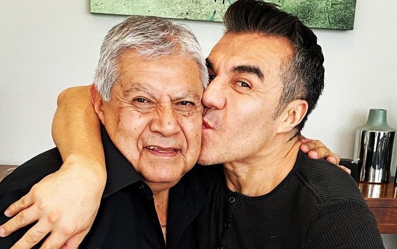 Adrián Uribe está de luto tras la muerte de su padre