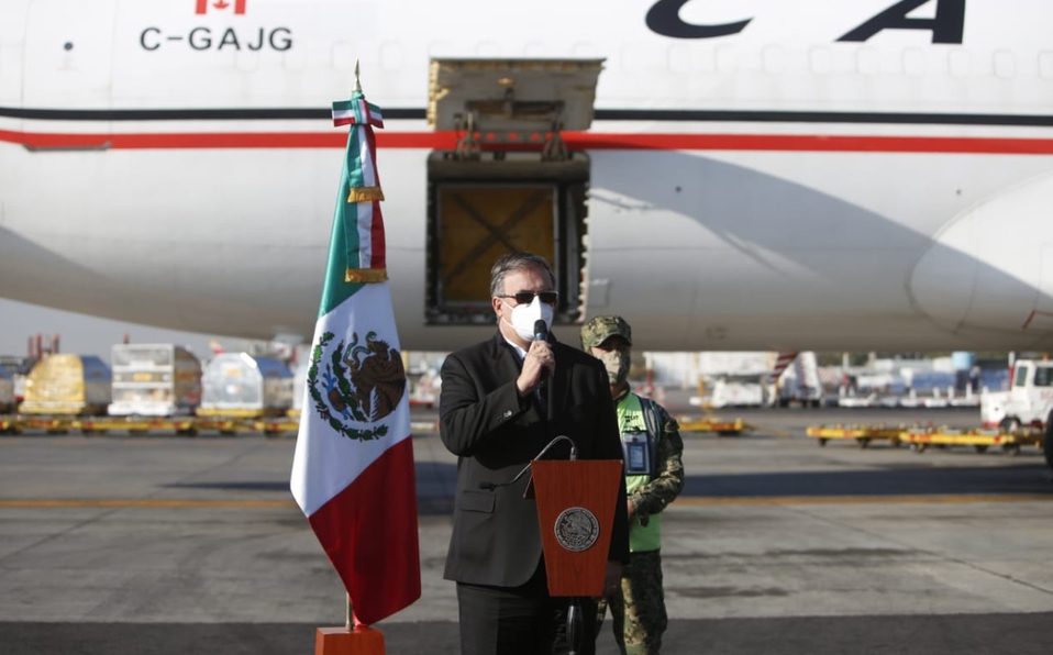 Próximo embarque de vacunas anticovid traerá cifras considerables, asegura Ebrard 
