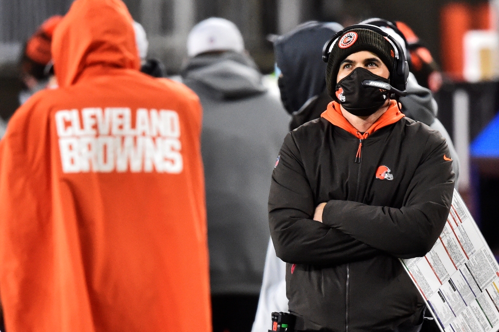 Kevin Stefanski, head coach de Cleveland, da positivo al Covid se perderá juego de playoff