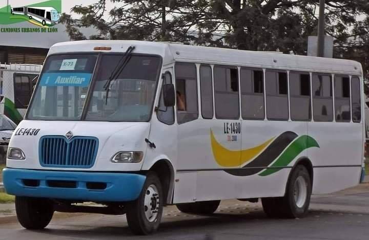 Asaltan unidad de transporte público de León
 