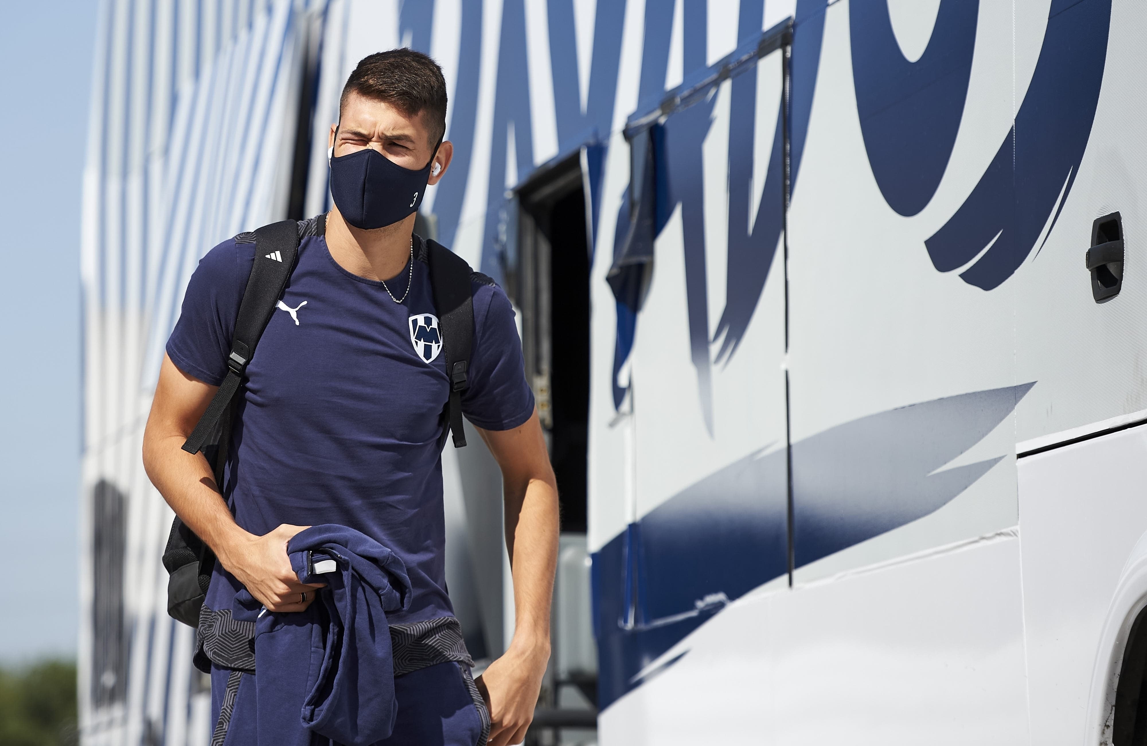 Rayados habría rechazado ‘ofertón’ de Rusia por César Montes