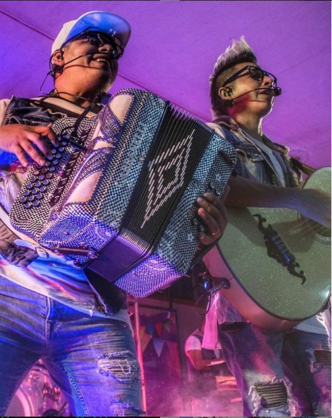 La Fievre Looka le canta a sus ‘Princesas Mágicas’
