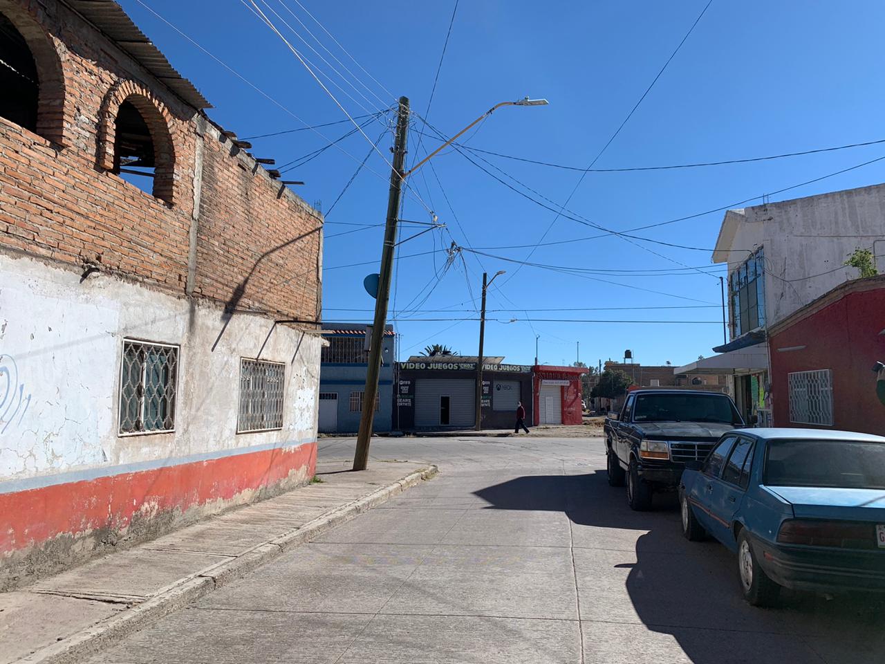Servicios eléctricos carentes y luminarias sin encender predominan en la Tejada Espino