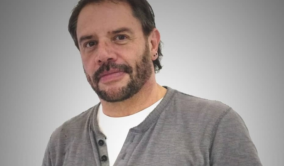 Héctor Parra ratifica demanda en contra de Ginny Hoffman por violencia familiar