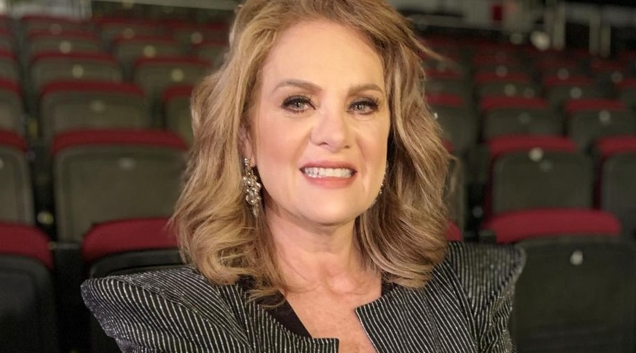 ¿Quién se apunta?: Busca galán Erika Buenfil
