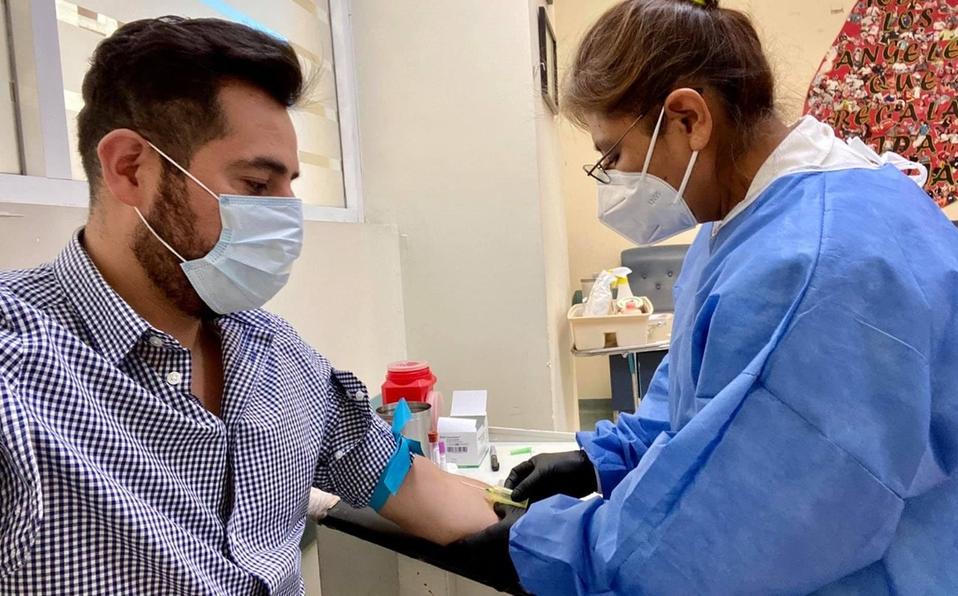 Plasma de pacientes recuperados de COVID reduciría casos: estudio