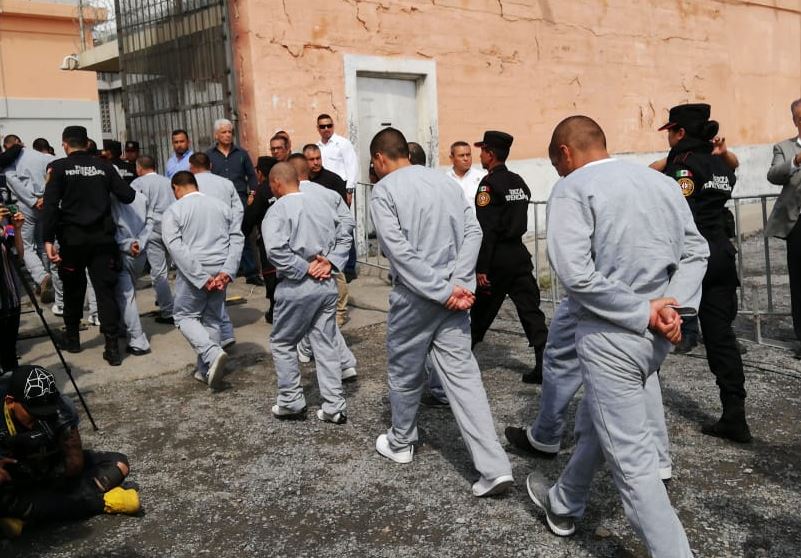 Trasladan a los últimos 150 reos al penal de Apodaca 