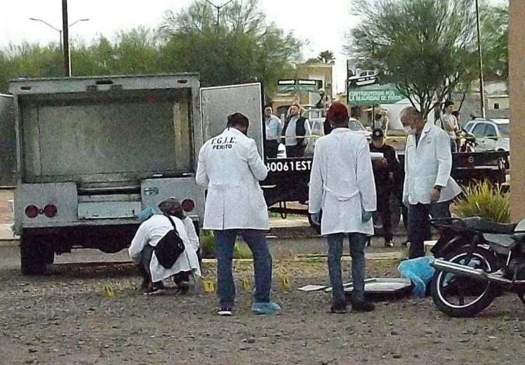 Hombre escapa de presuntos sicarios y abandona a su hijo; lo matan en venganza