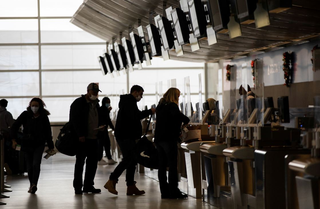 EU exigirá pruebas negativas de Covid-19 a viajeros aéreos internacionales: Reuters
