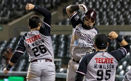 A batazos, Tomateros aventajan