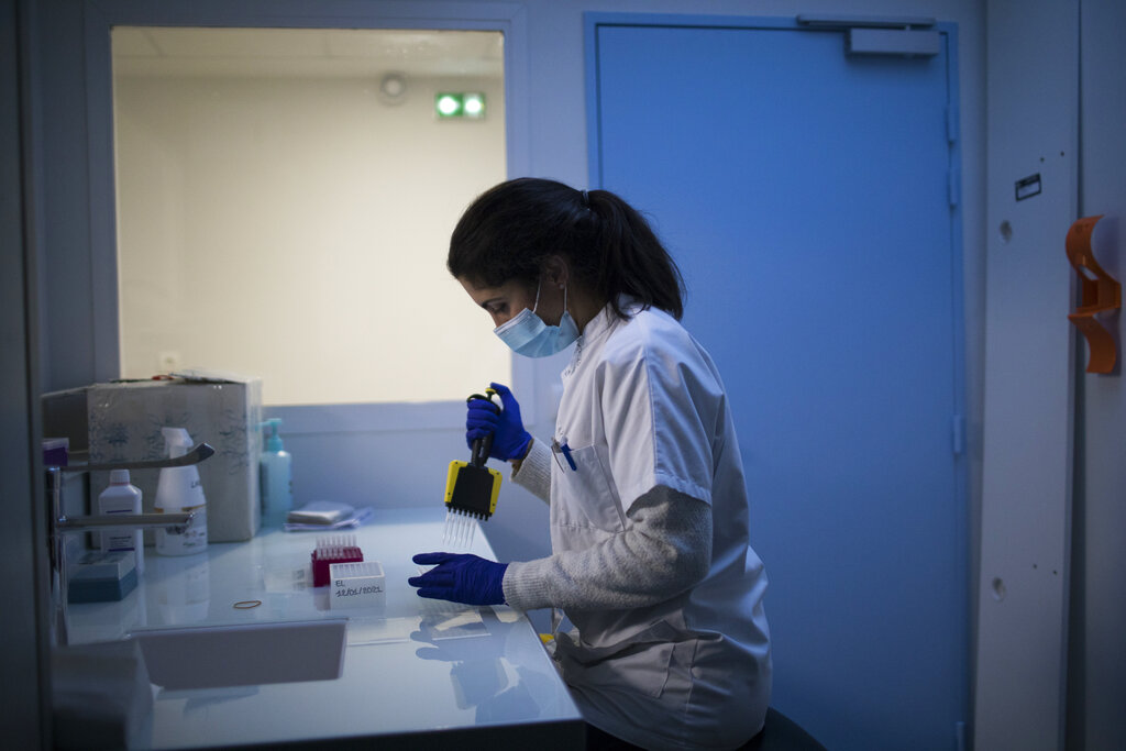 Científicos de EU identifican dos nuevas variantes de coronavirus