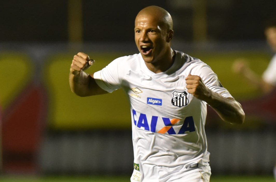Carlos Sánchez se burla de Boca