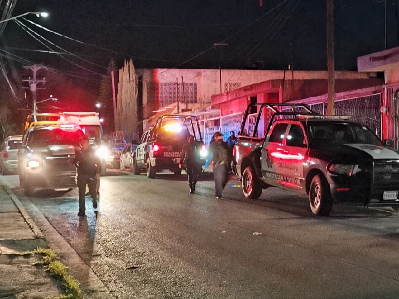 Muere hombre y otro resulta lesionado tras ataque a balazos en la colonia Tres Caminos