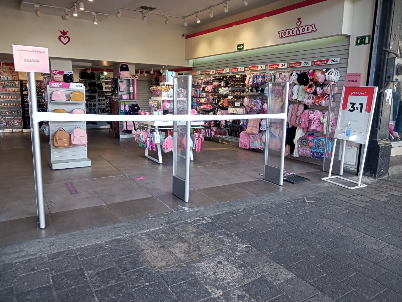 Baja afluencia de personas en Centro Histórico por nuevas medidas restrictivas