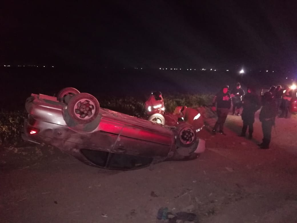 Jóvenes sufren aparatoso accidente en Gómez Palacio