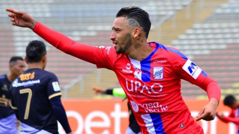 Balean a futbolista mientras entrenaba a jóvenes de un parque