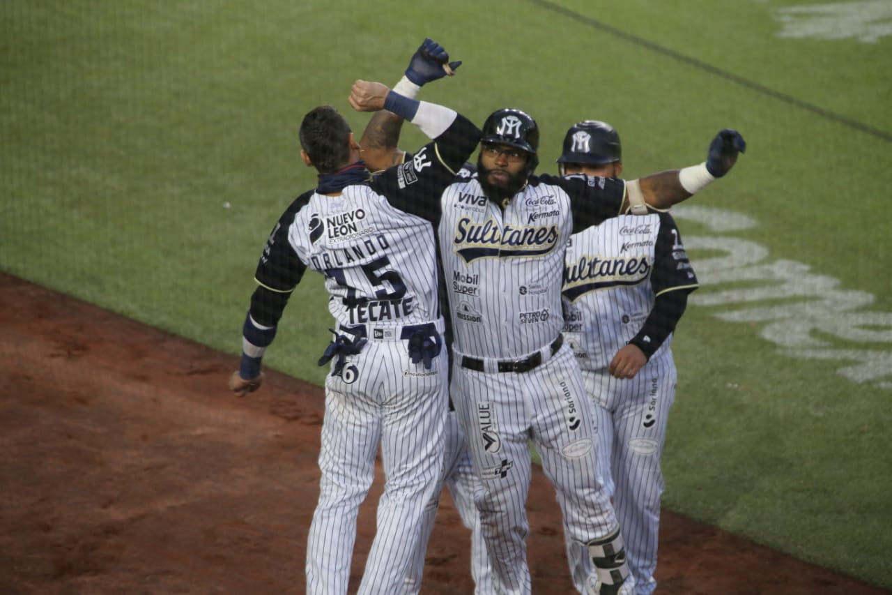 Sultanes vence a Naranjeros y acorta distancias en la serie  