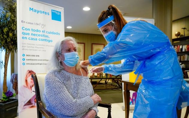 España da inicio a la aplicación de la segunda dosis de la vacuna contra COVID-19