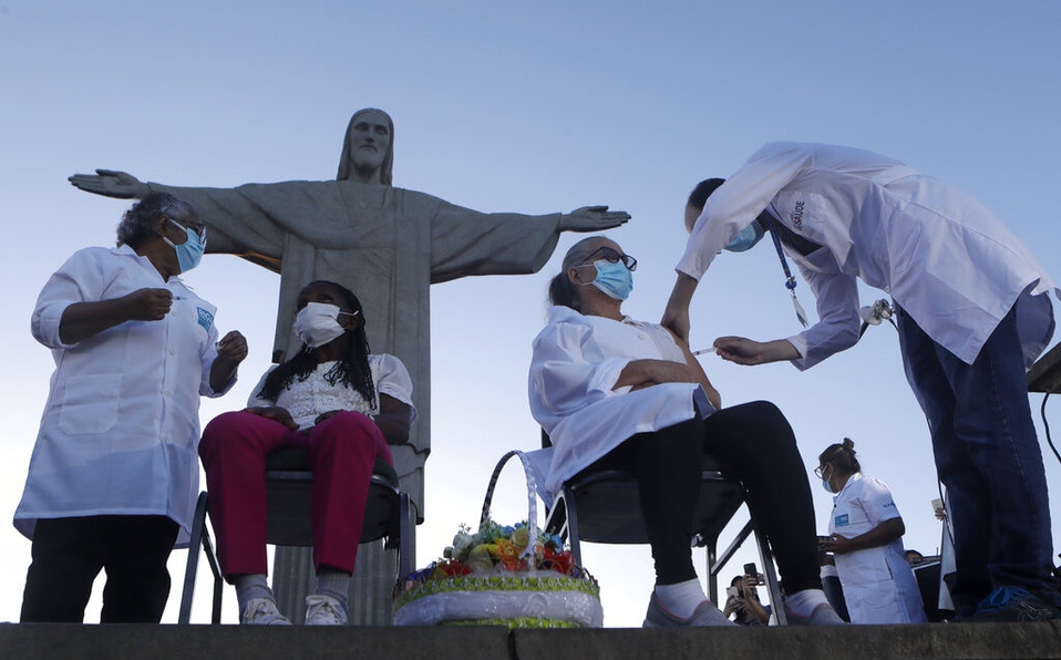 Cristo Redentor en Brasil, testigo de vacunación contra Covid-19