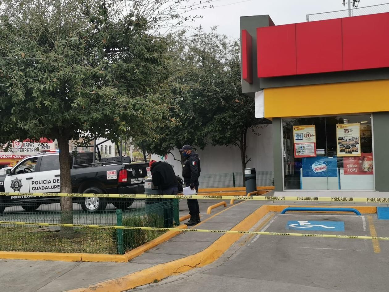 Asaltante mata a un hombre en una tienda de conveniencia en Guadalupe