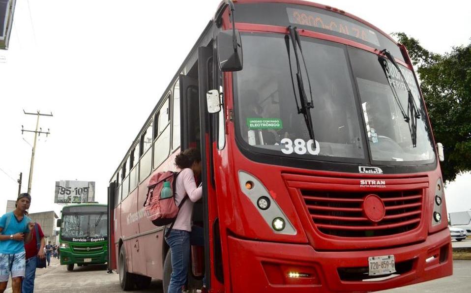 Olvidan unidades de transporte público preferenciales para mujeres