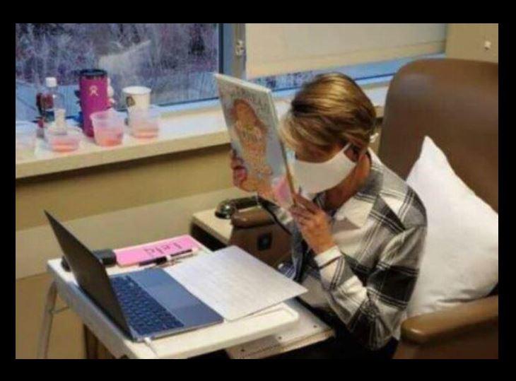Maestra con cáncer da clases virtuales durante sus quimioterapias