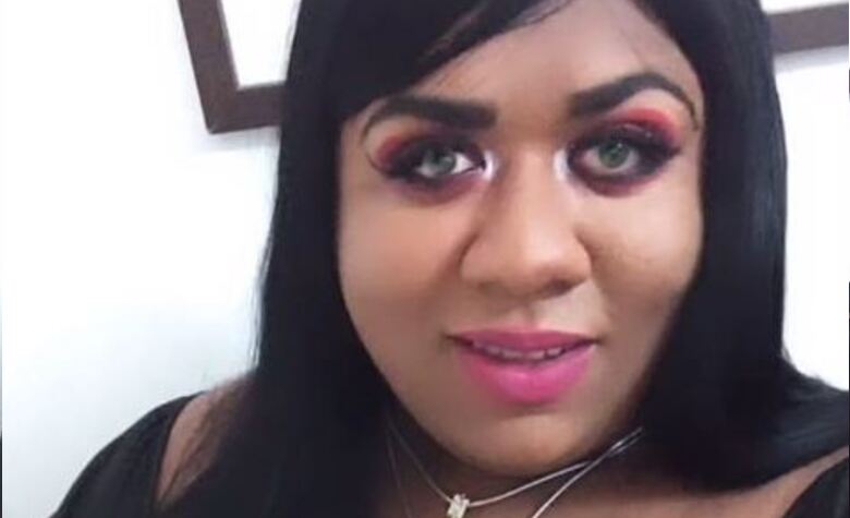 Muere por COVID-19 influencer que negaba su existencia e invitaba a asistir a fiestas