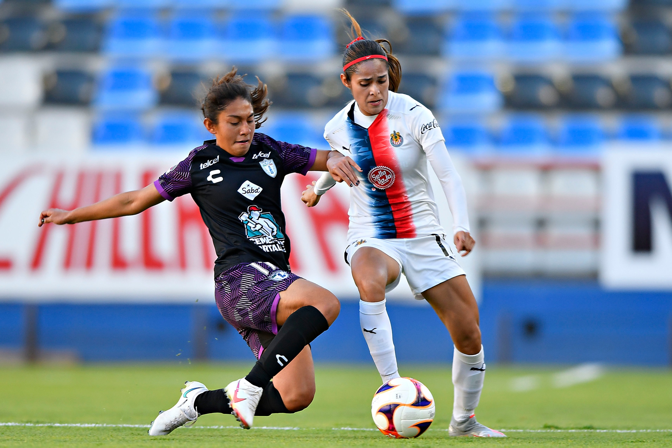 Pachuca acaba con el invicto de Chivas femenil