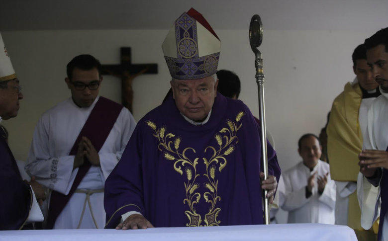 Hospitalizan a cardenal Juan Sandoval Íñiguez