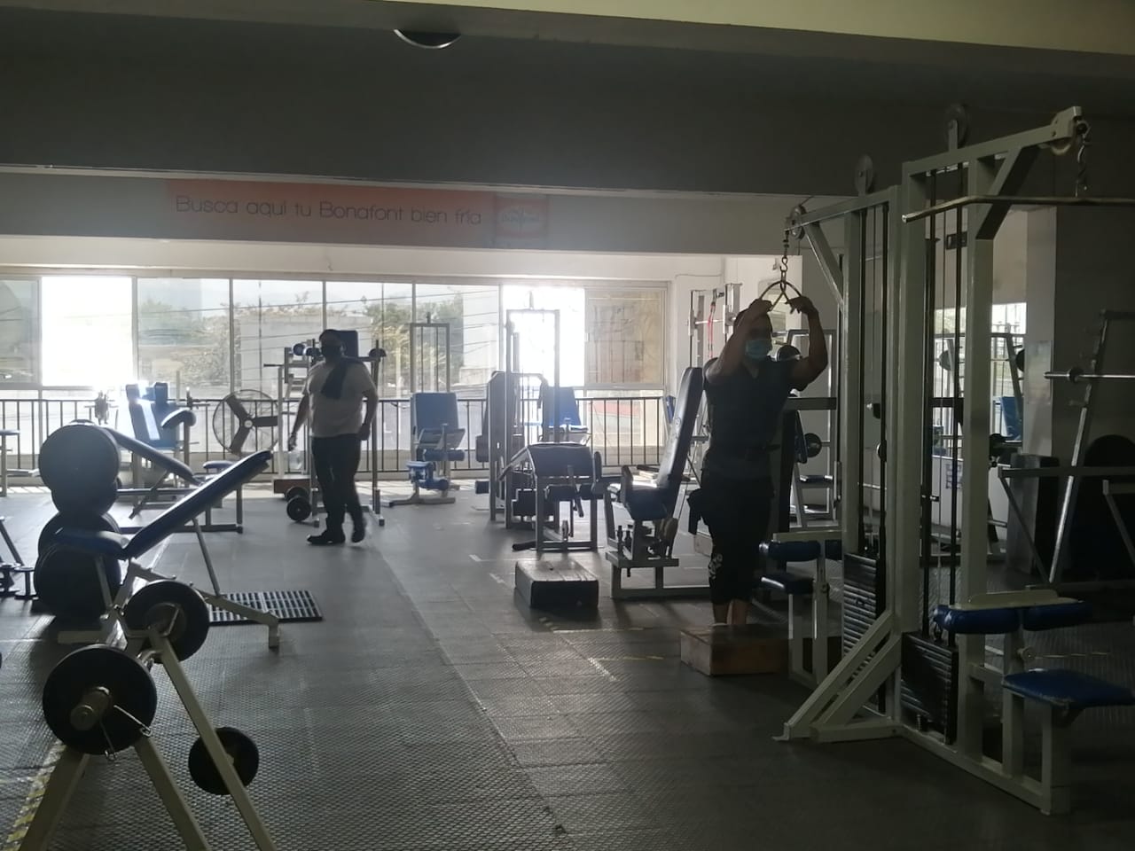 Al borde de la bancarrota, dueños de gimnasio en Monterrey reabren con esperanza