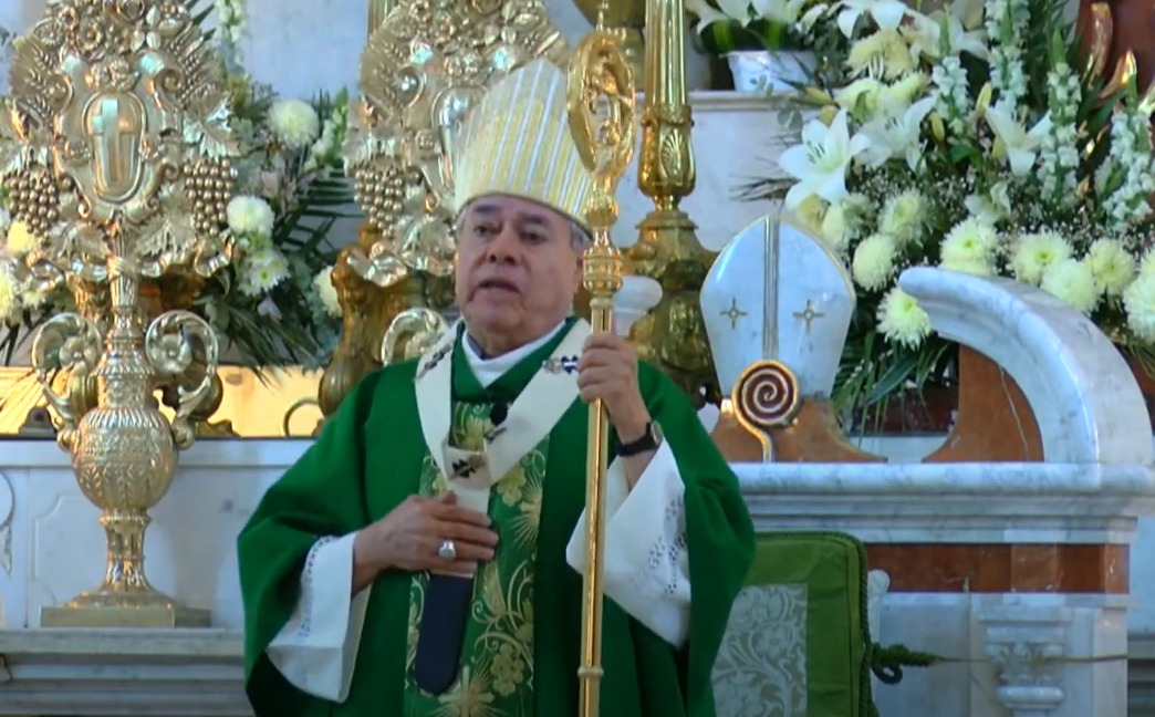 Invita arzobispo de León a tomar ceniza desde casa