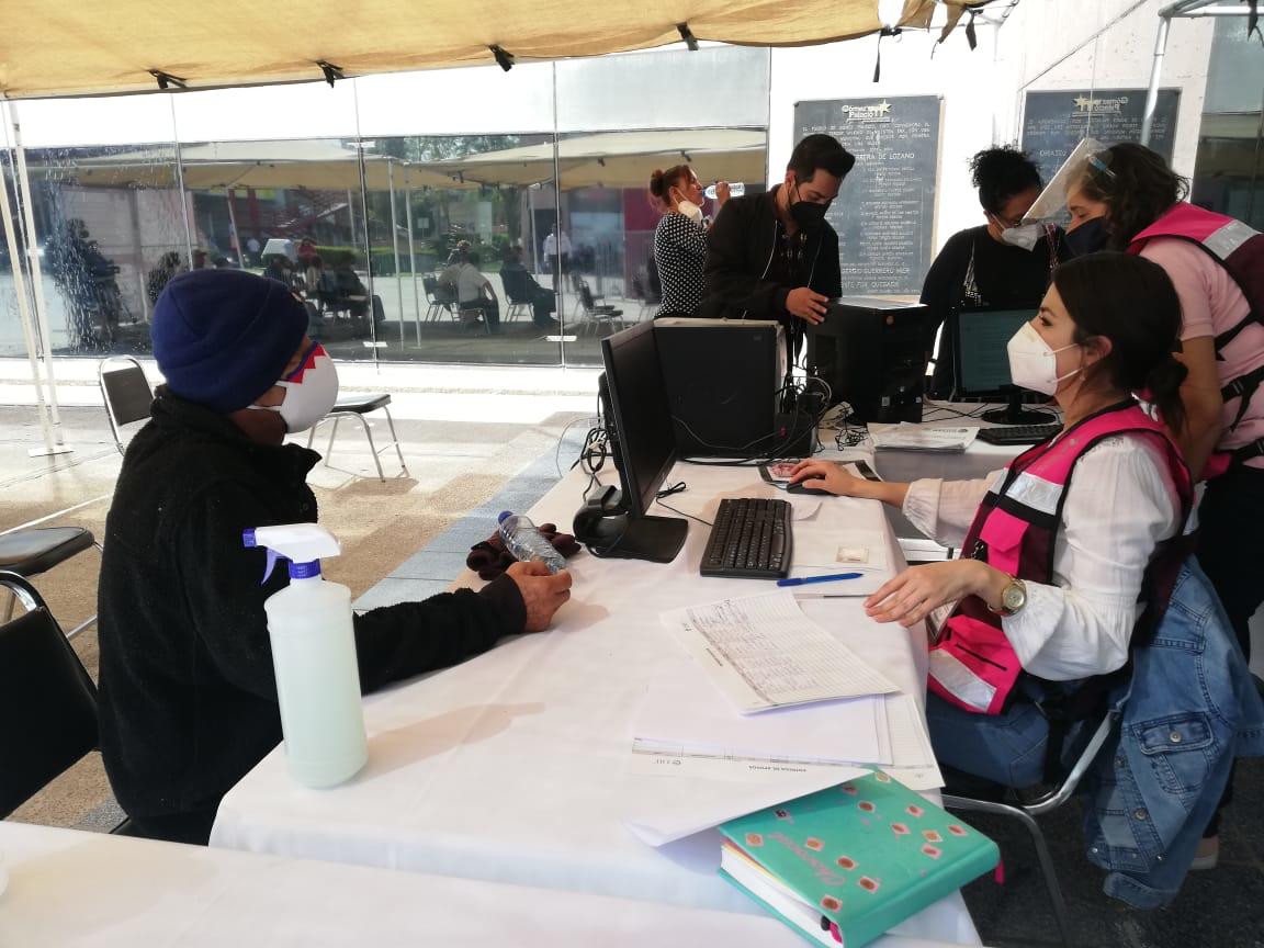 Al menos 100 adultos mayores acudieron a módulos de registro para vacuna anticovid en GP