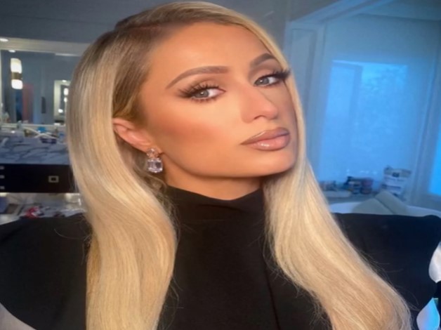 'Sentí sus ojos penetrantes mirando mi cuerpo'; Paris Hilton rompe en llanto al revelar que fue víctima de abuso