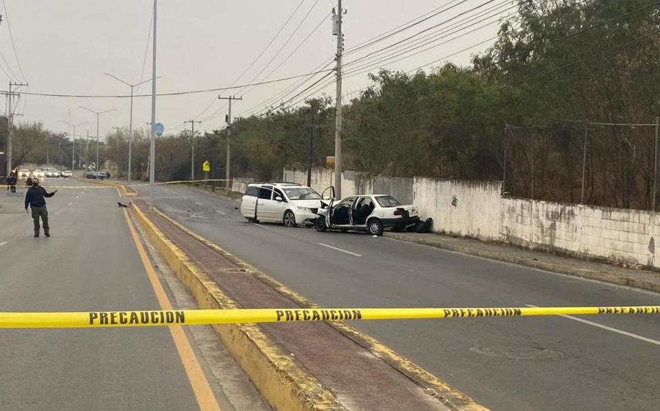 Mientras iban en su auto, familia es atacada a balazos; una persona perdió la vida