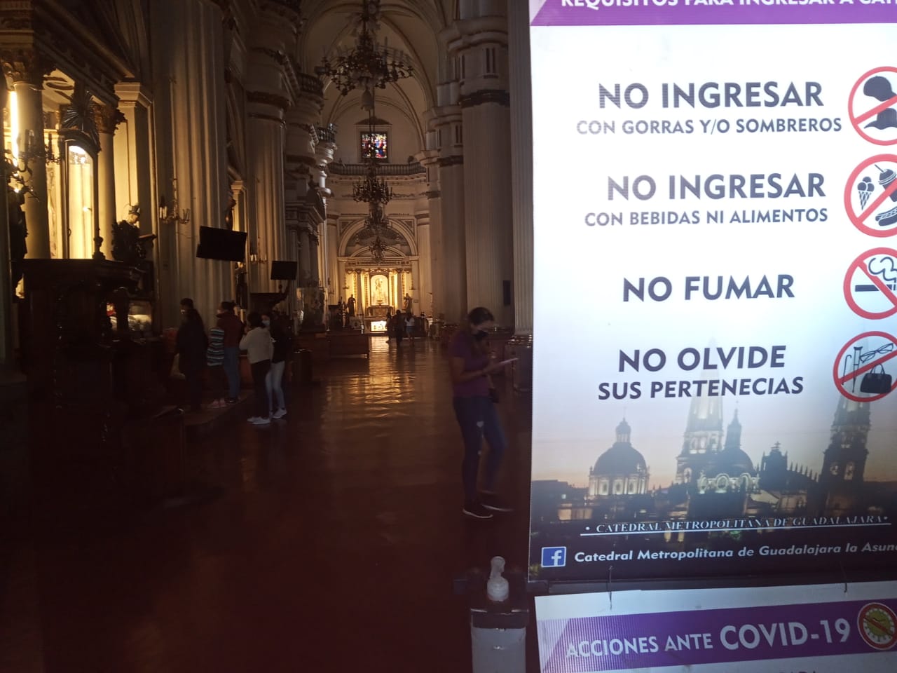 Fieles vuelven a iglesias tras desactivación de restricciones