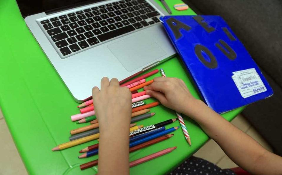 Estudiantes piden que clases en línea sean más dinámicas y divertidas