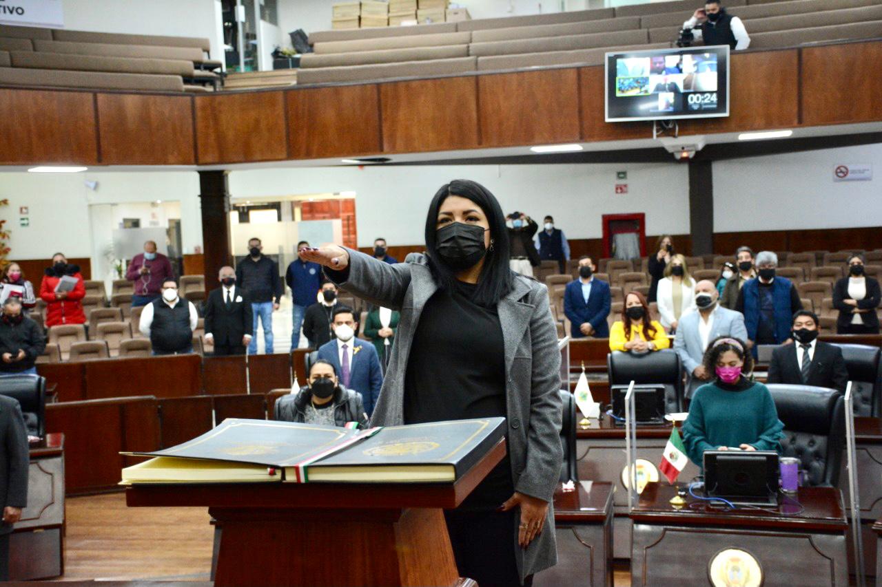 Rinde protesta como diputada suplente Claudia Isela Ortega por el Distrito XII