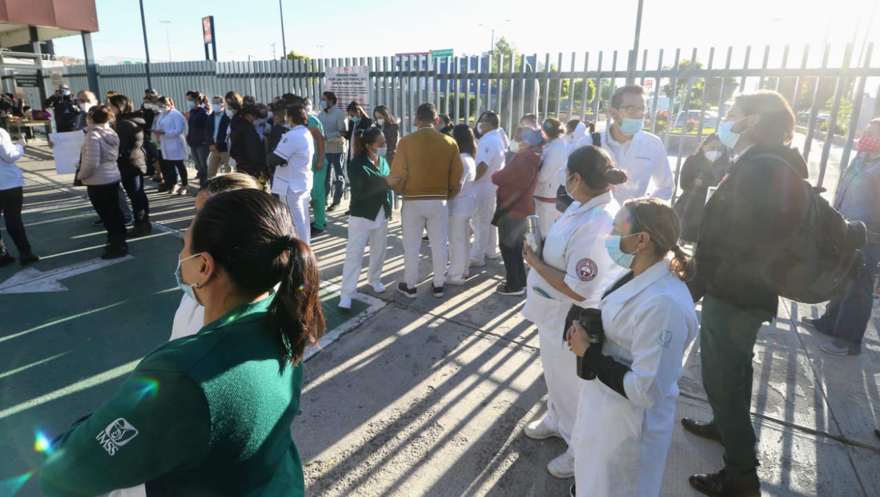 Atienden a manifestantes de UMAE 48 del IMSS en León