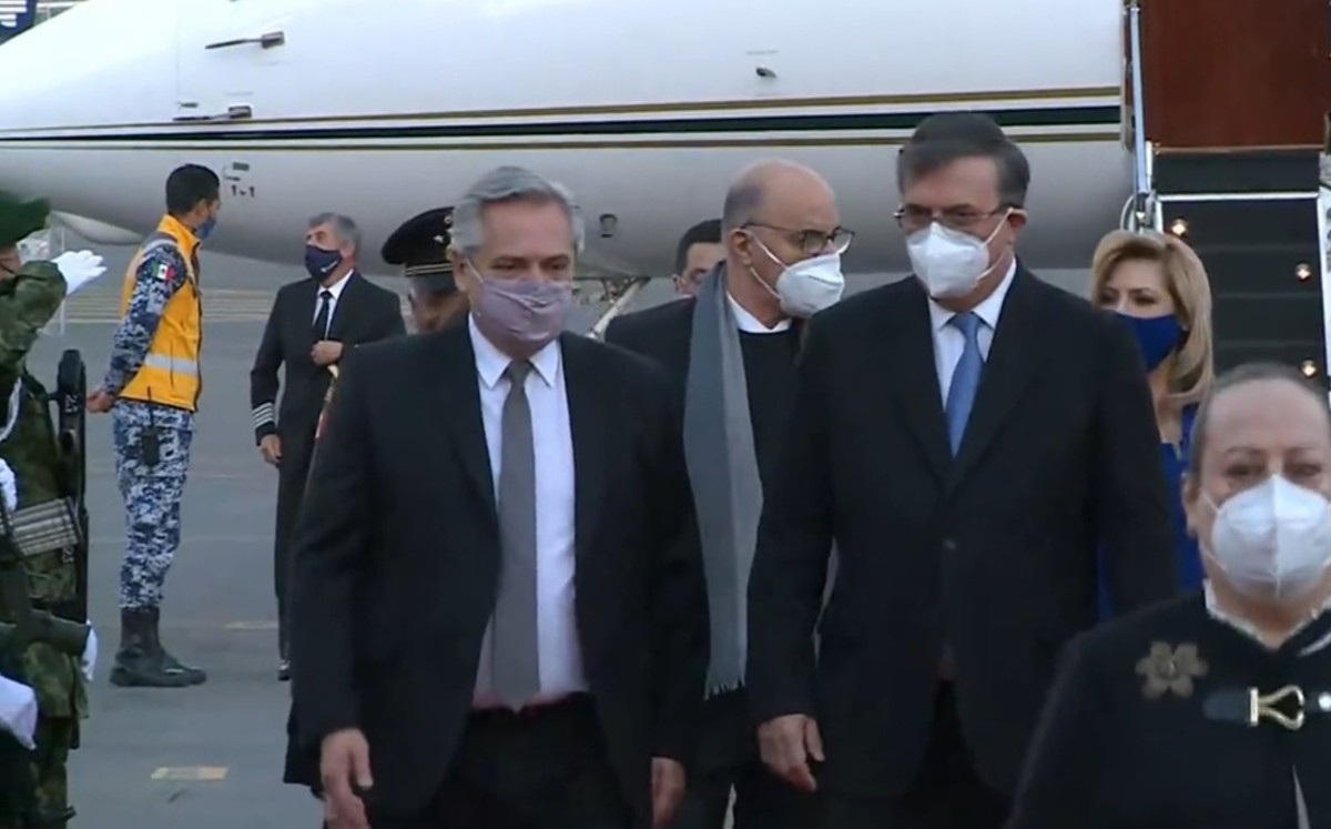 Presidente de Argentina llega a México