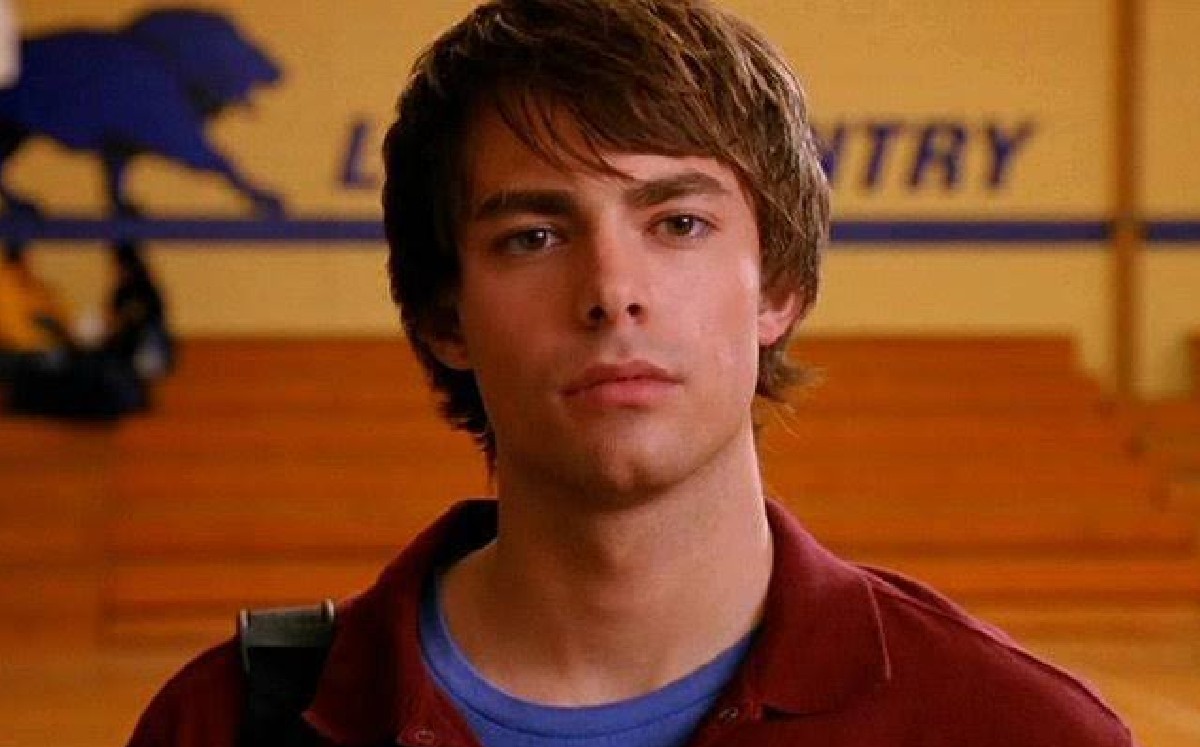 Se viraliza foto íntima de Jonathan Bennett, actor de Chicas pesadas
