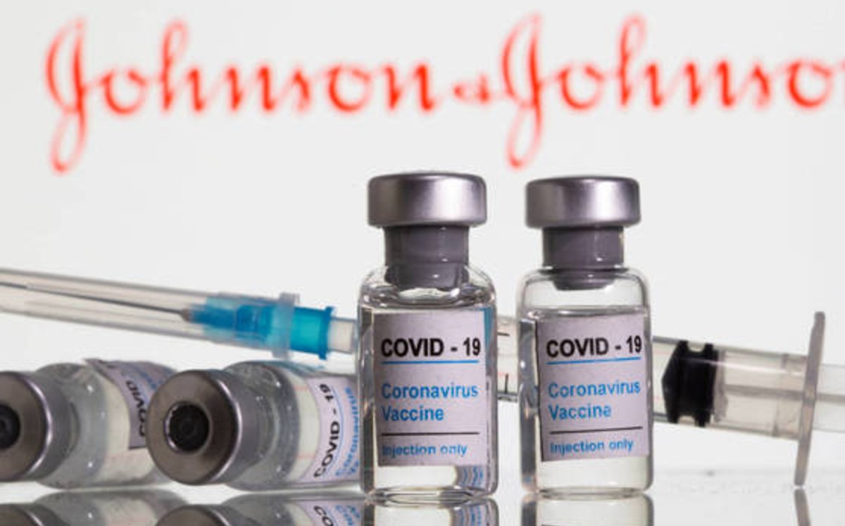 Vacuna de Johnson & Johnson es eficaz contra el COVID-19 en una sola dosis: FDA