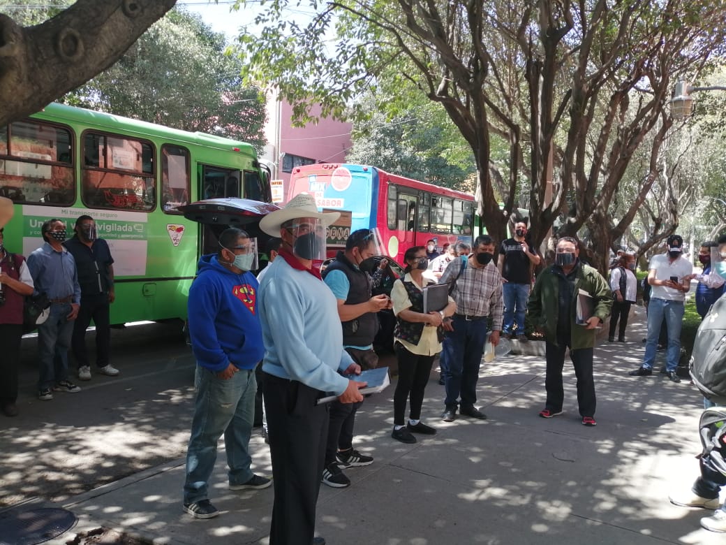 Protesta en sede estatal de Morena, por falta de claridad en elección de candidatos