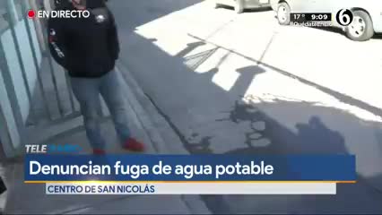 Vecinos denuncian fuga de agua potable en el Centro de San Nicolás 