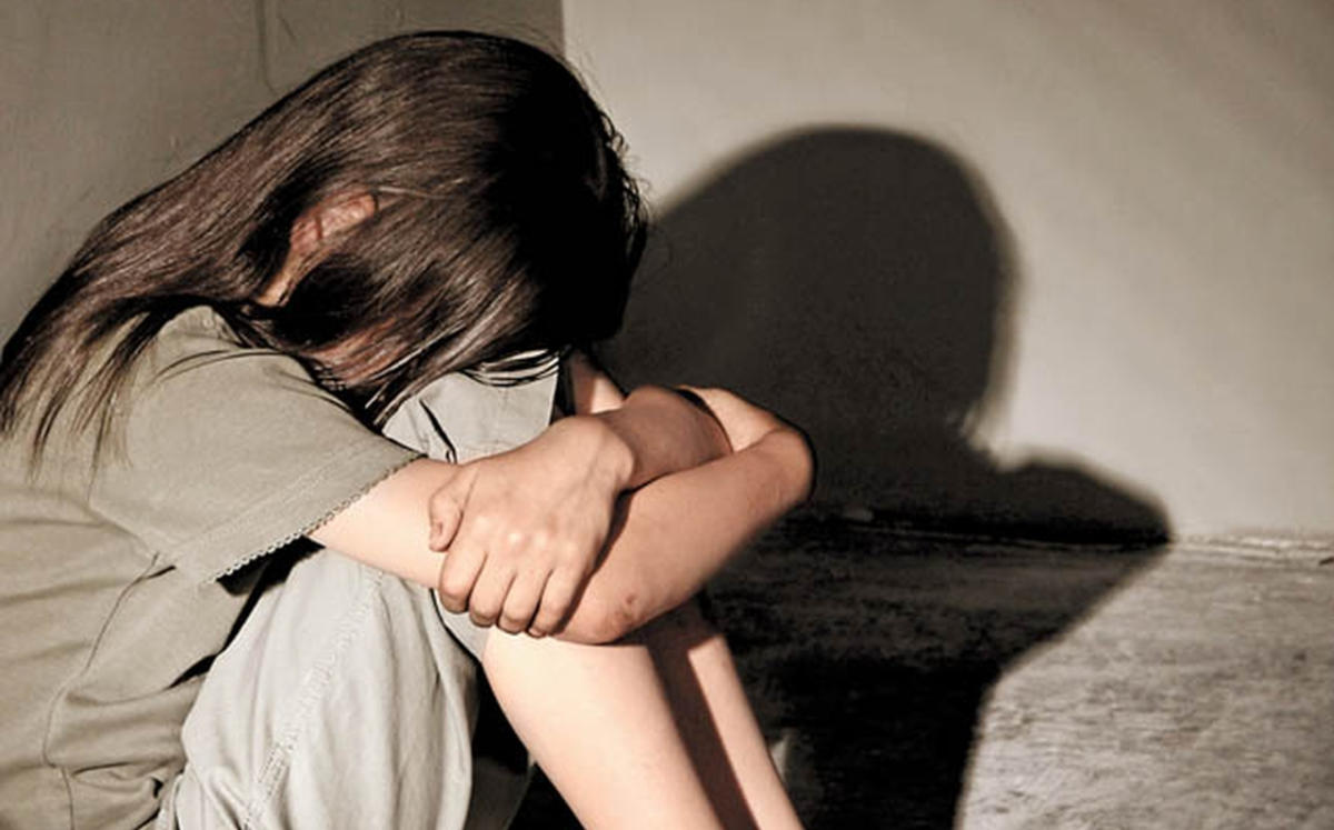 Madre maltrataba y prostituía a sus hijas de 4, 6, 9 y 12 años; la mayor está embarazada