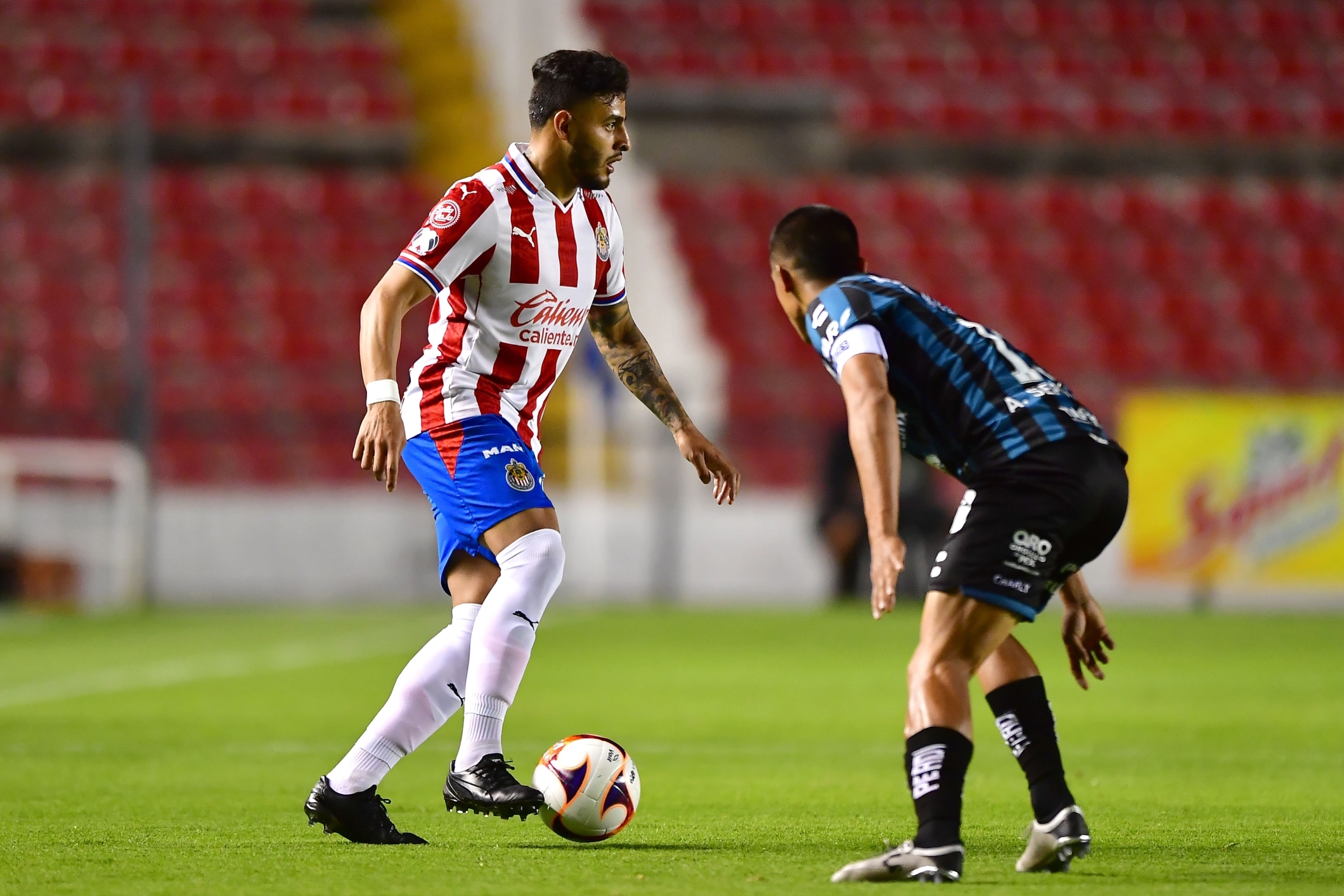 Chivas empata sobre la hora a dos contra Gallos