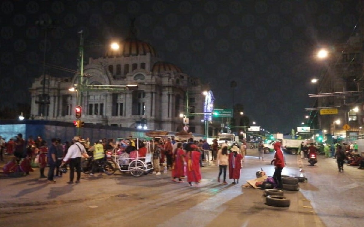 Triquis retiran plantón de Eje Central, CDMX, luego de 32 días de bloquear la vialidad