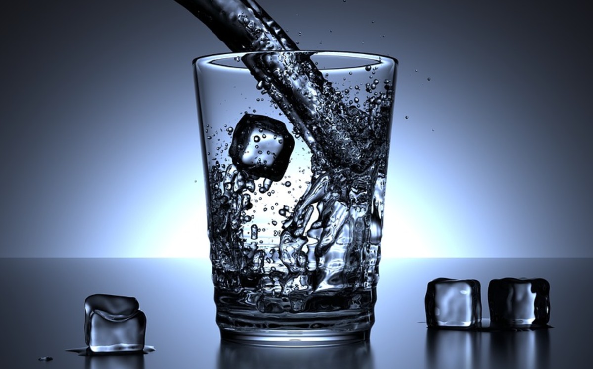 ¡No lo hagas! Beber agua fría cuando hace calor podría poner en riesgo tu salud