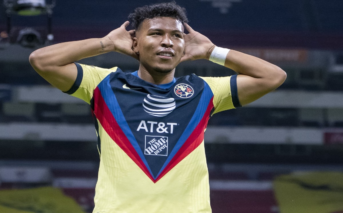 Competencia interna, el secreto detrás del despertar del América para Roger Martínez