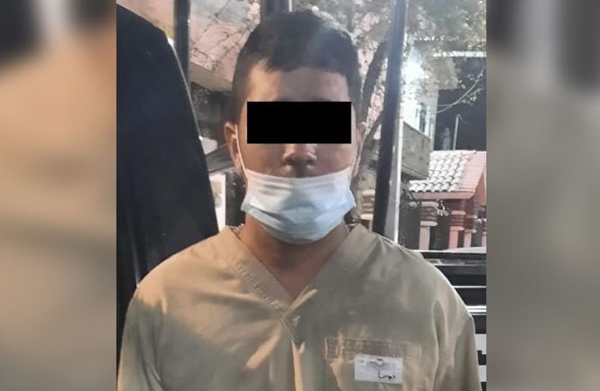Cae hombre con 20 dosis de cocaína en Monterrey